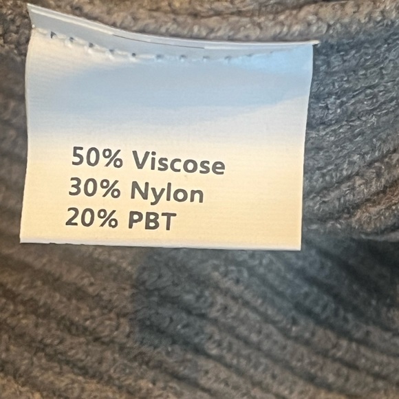 COPY - Caracilia 2 piece Cropped Sweater and Skirt Set NWT
Size XL - Grey - Picture 5 of 9